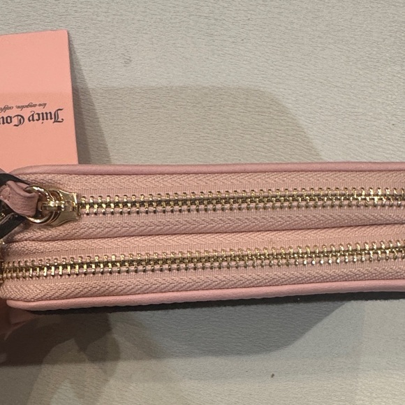 NWT Juicy Couture Wing It Double Medium Zip Around Wallet in Liquorice/Pink - Picture 5 of 7